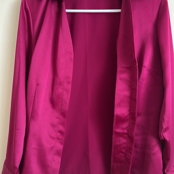 GORGEOUS silky blouse size 6, condition is excellent - Picture 6 of 7